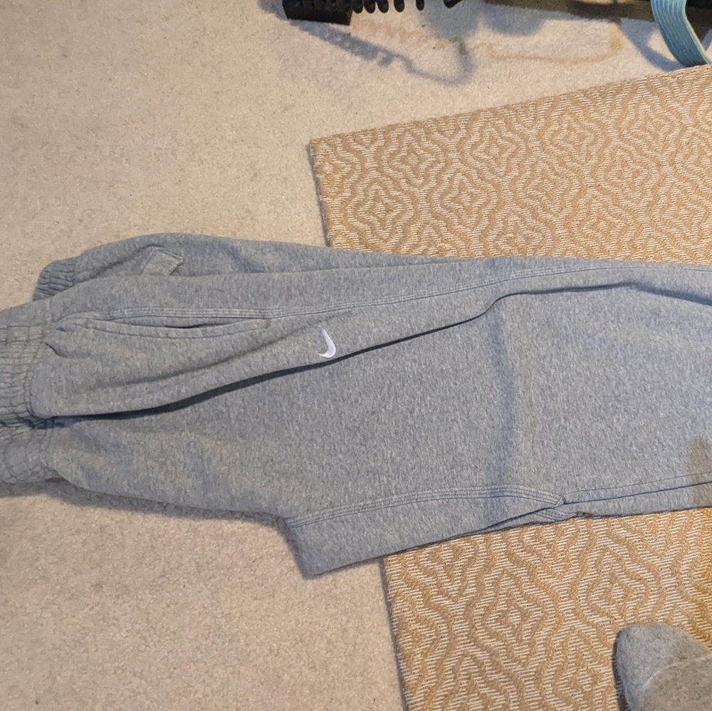 Men's M Nike grey sweats